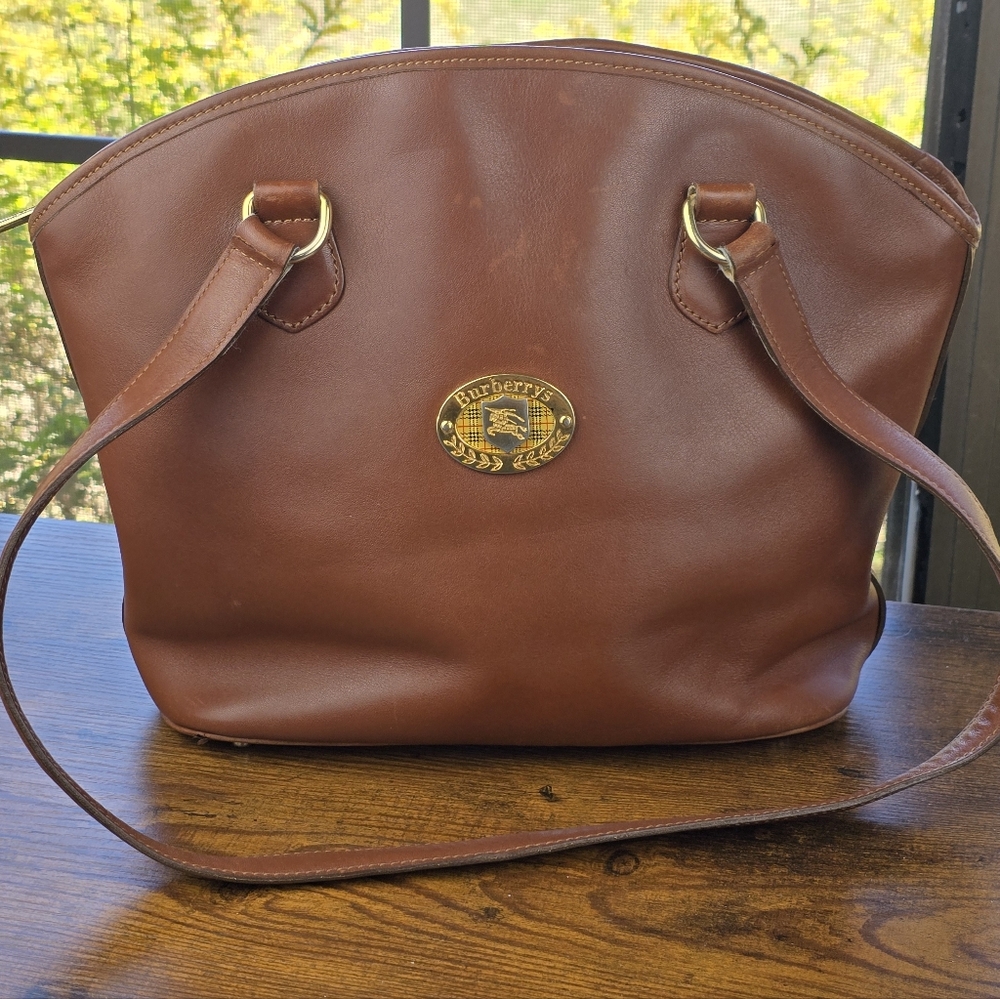 Burberrys Vintage Brown Leather Crest Medallion Shoulder Bag